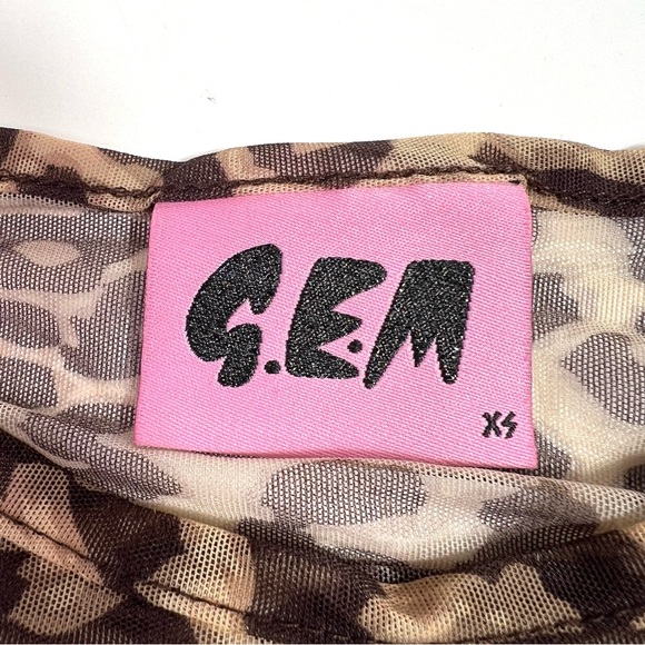 Lazy Oaf G.E.M Sheer Leopard Top with Pink
Faux Fur Trim Size XS - Picture 3 of 7